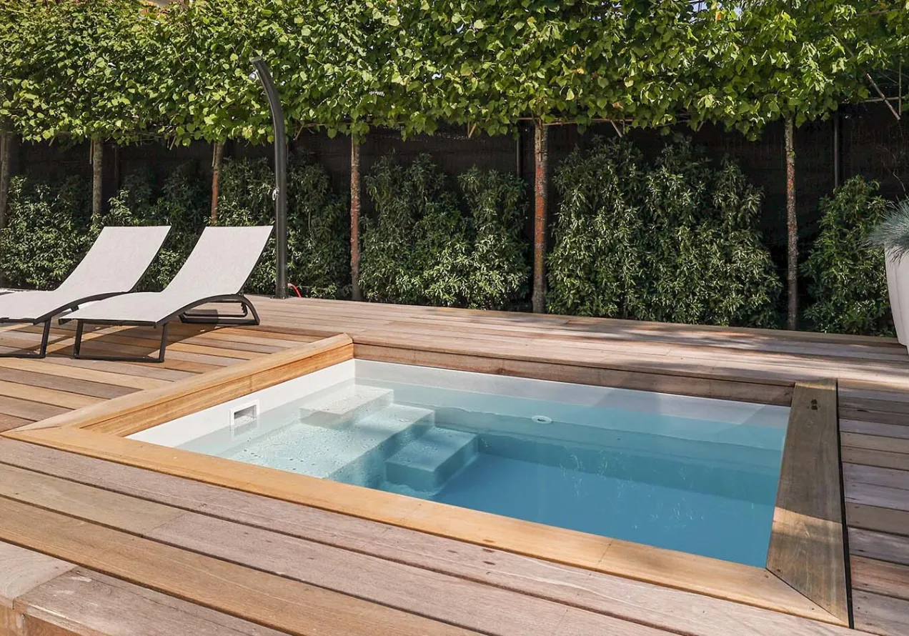 Compact Urban Pool